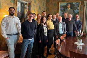 Brukerpartnere og forskere møttes på Polhøgda for prosjektoppstart. Foto: Bente Sommerstad/FNI